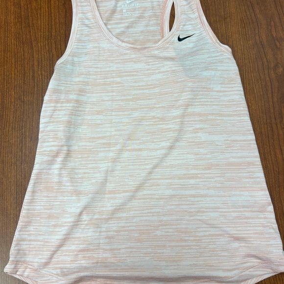 Nike Dri Fit Womens Size XS Gray Athletic Logo Tank Top Coral Pink - Picture 2 of 6